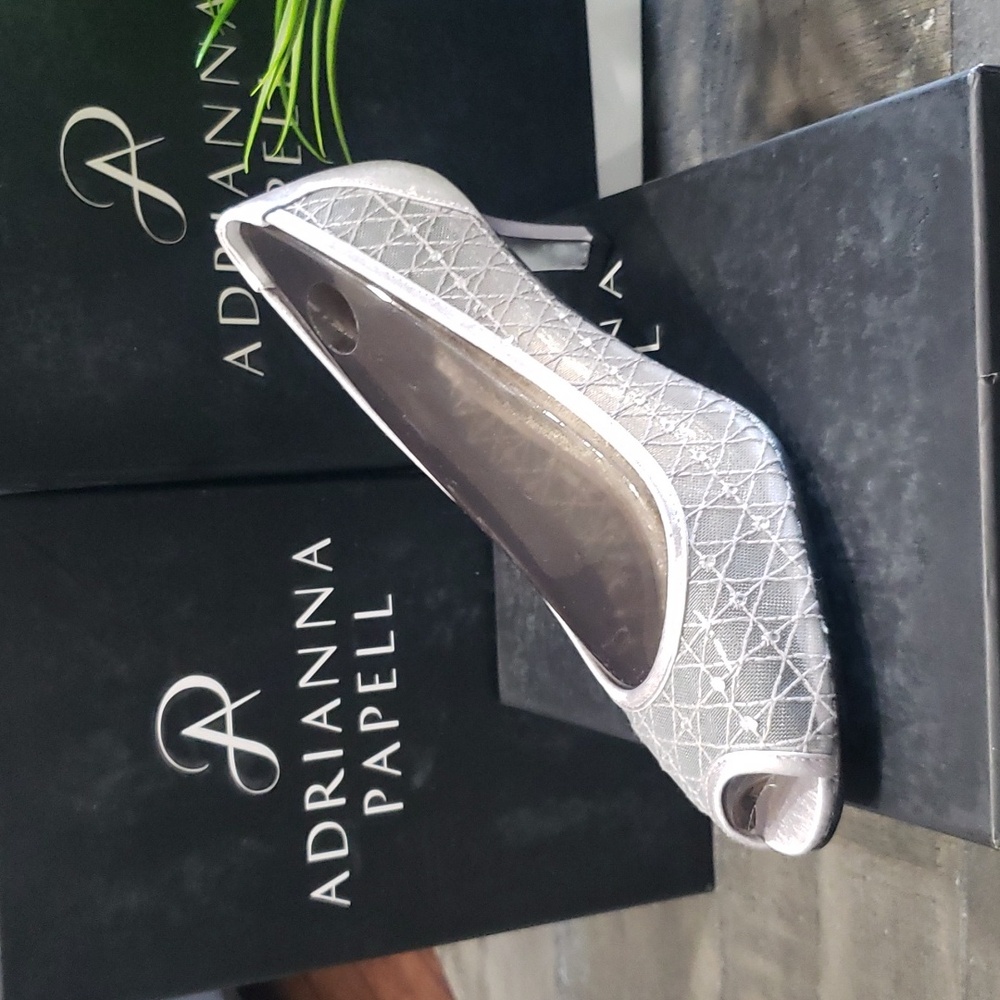FLASH SALE ⚡️Adrianna Papell Jamie Silver